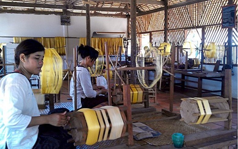 Silkworm village - Siemriep - Cambodia