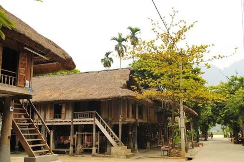 stilt house on Lac village - mai chau