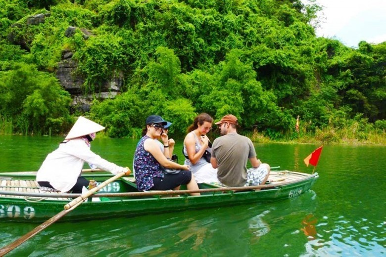 boating in thung nham