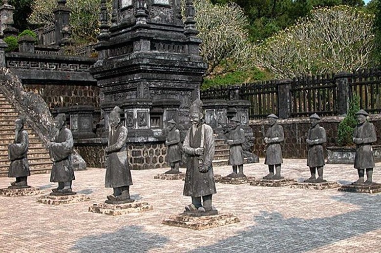 minh mang tomb- ninh binh getaway