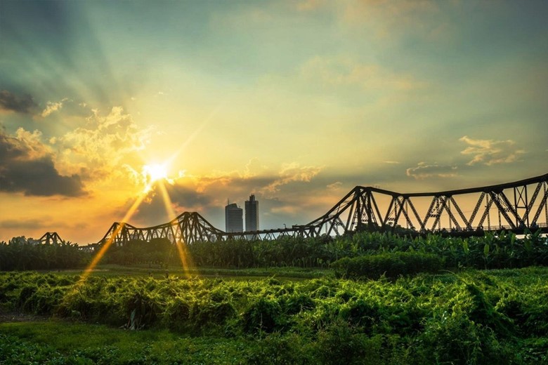 long bien bridge - ninhbinhgetaway