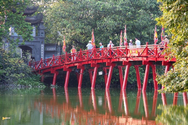 ngoc son temple - ninhbinhgetaway