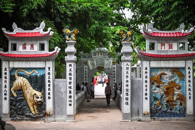 The Huc bridge - ninhbinhgetaway